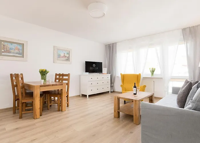 Jantar -port Ul. Westerplatte * 코워브제크